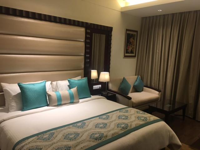 Deventure Sarovar Portico Kapashera, New Delhi Luaran gambar