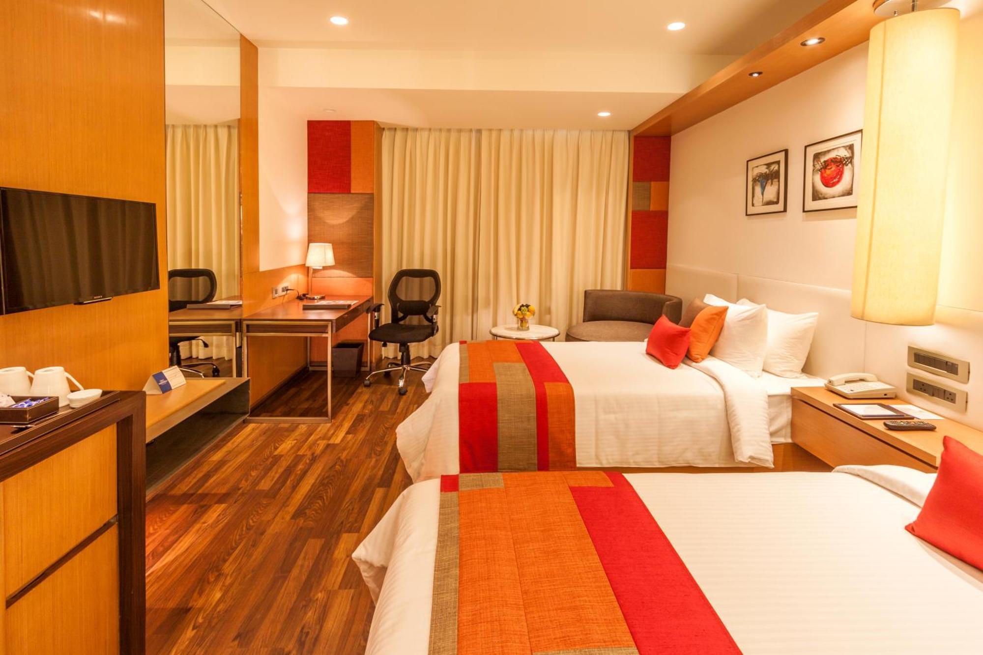 Deventure Sarovar Portico Kapashera, New Delhi Luaran gambar