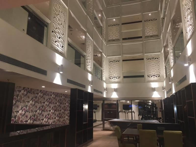 Deventure Sarovar Portico Kapashera, New Delhi Luaran gambar