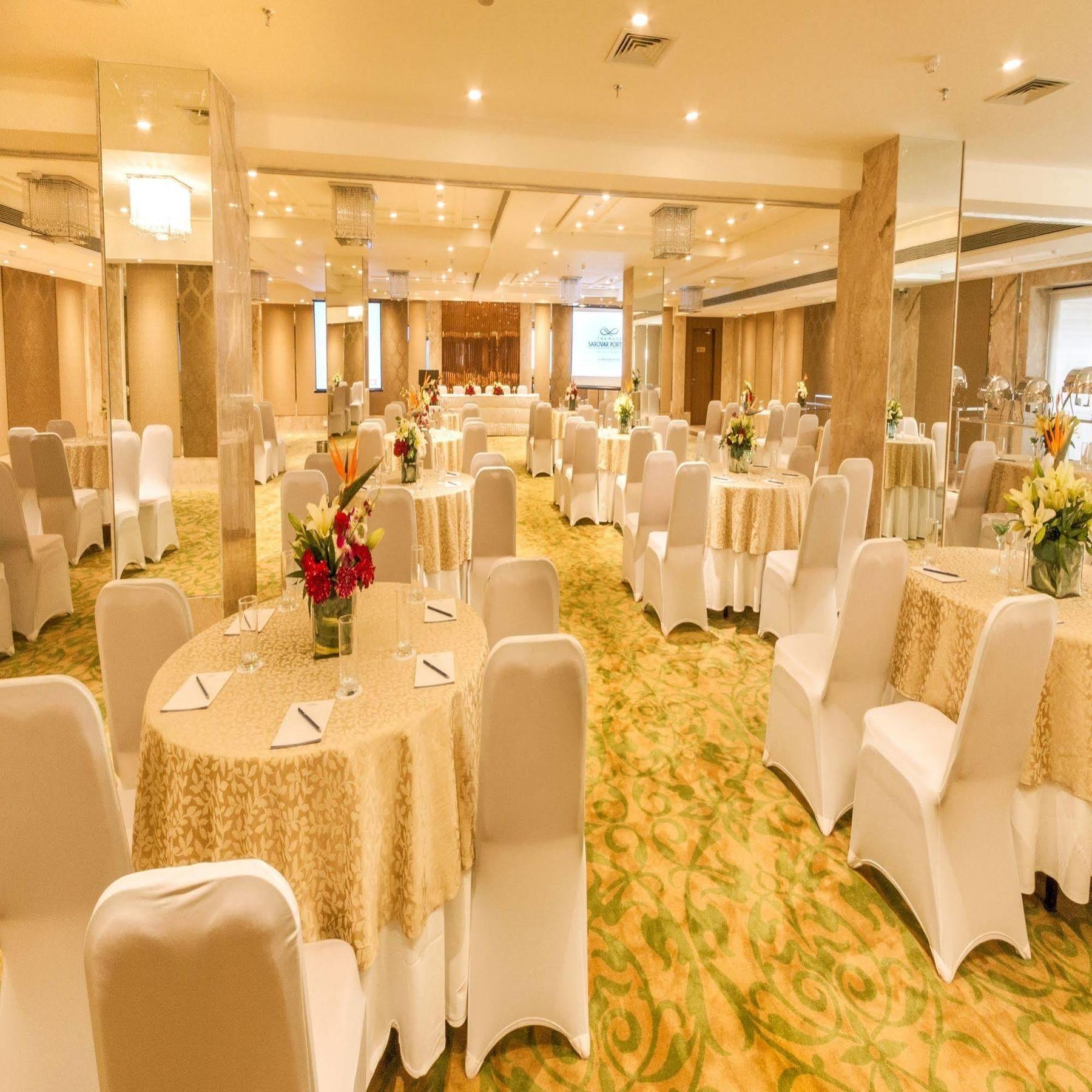 Deventure Sarovar Portico Kapashera, New Delhi Luaran gambar