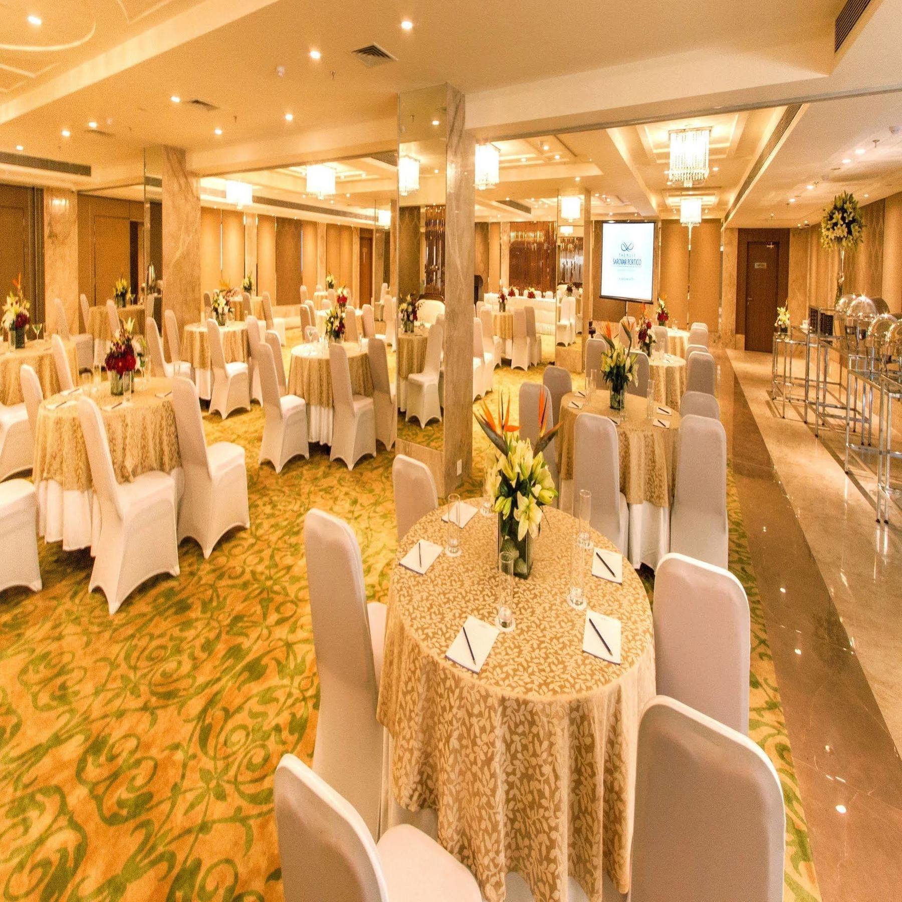 Deventure Sarovar Portico Kapashera, New Delhi Luaran gambar