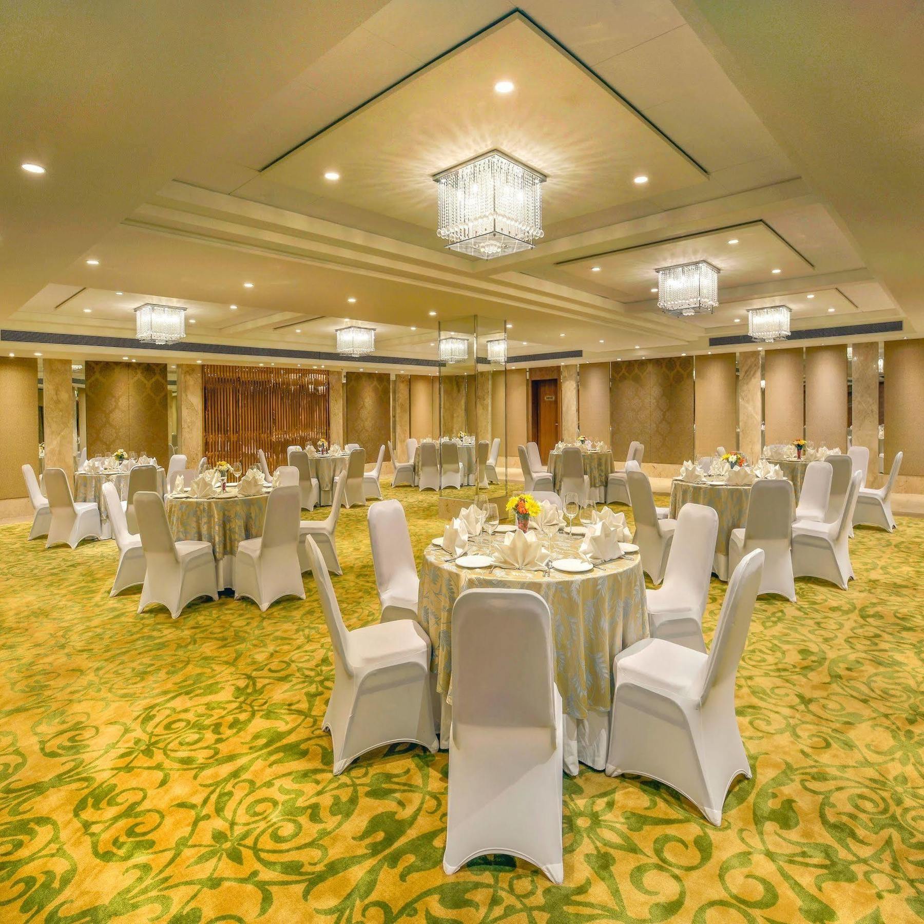 Deventure Sarovar Portico Kapashera, New Delhi Luaran gambar